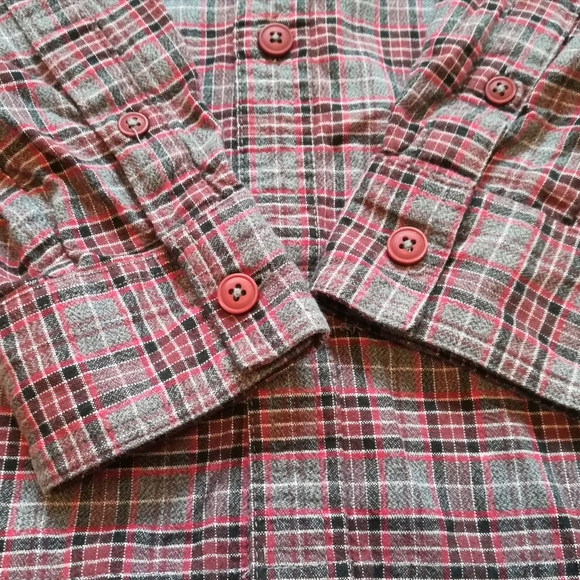 DC Plaid Shirt - Red & Grey Long sleeve Button Down - Picture 4 of 6
